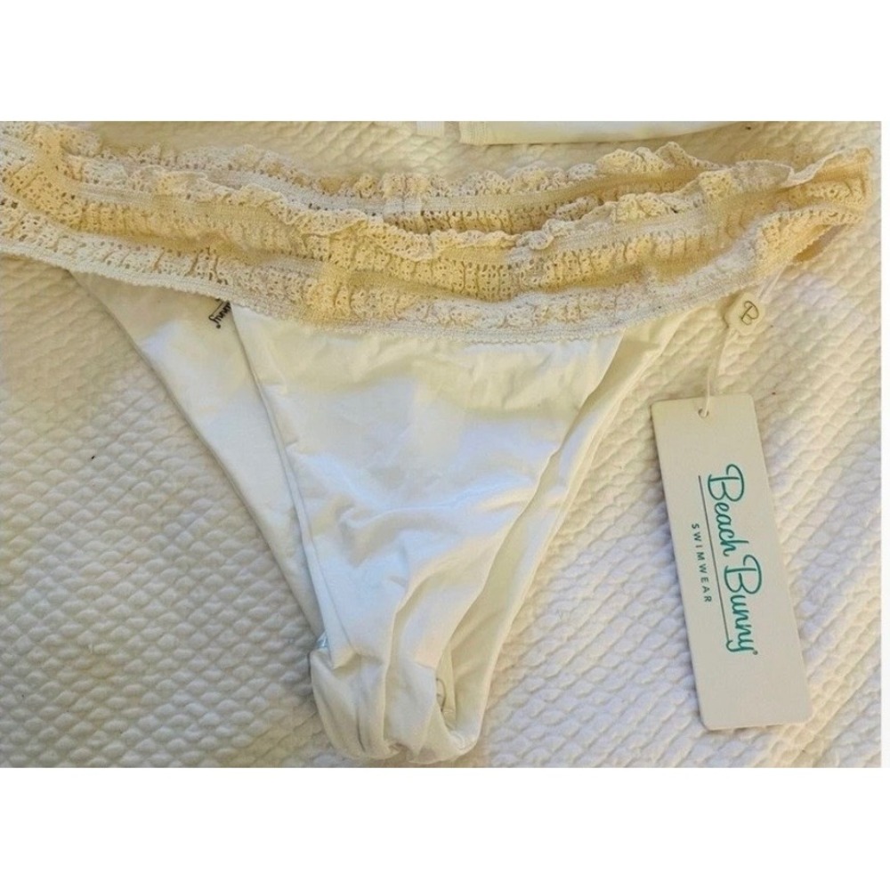 Beach Bunny White Crochet Lace Ruffle Scrunch Butt Bikini Bottom Cream Trim NWT